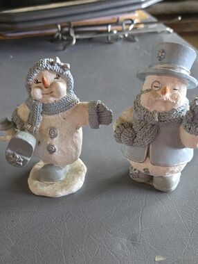 Home Holiday Light Gray & Cream Snowman Couple Figurine Set